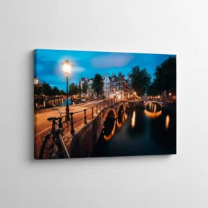 7.-Amstredam-Lampioni-nad-nocnim-kanalom